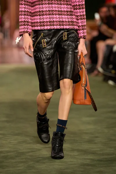 Look 90